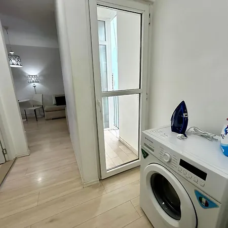 Lovely And - 24h Self Check-in *