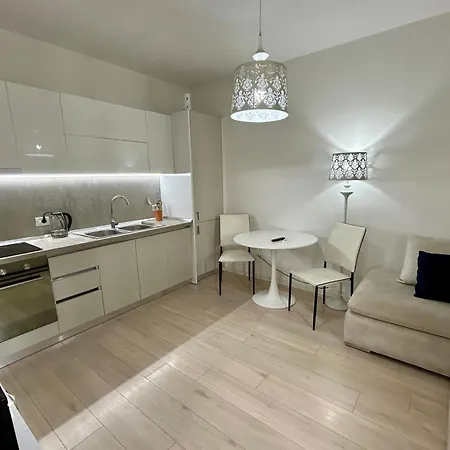 Lovely And - 24h Self Check-in * Tirana