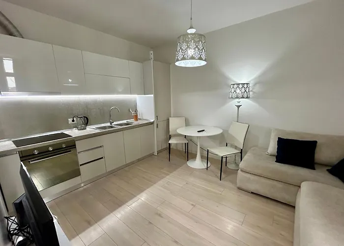 Lovely And - 24h Self Check-in * טיראנה