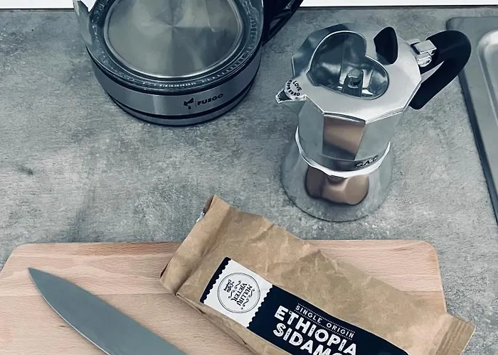 Lovely And - 24h Self Check-in *